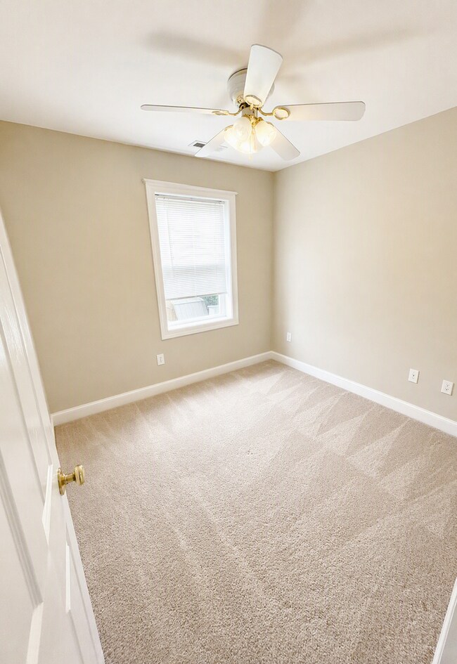 Building Photo - 104 Barbour Dr