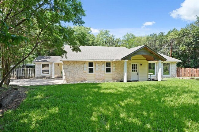 Primary Photo - 2218 Bahama Rd
