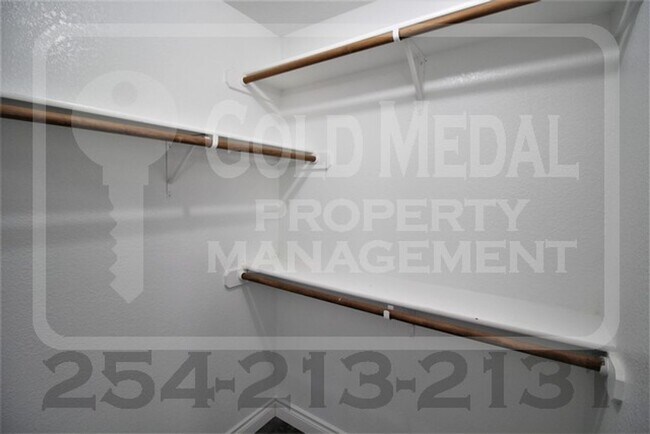 Building Photo - 2513 Jake Dr