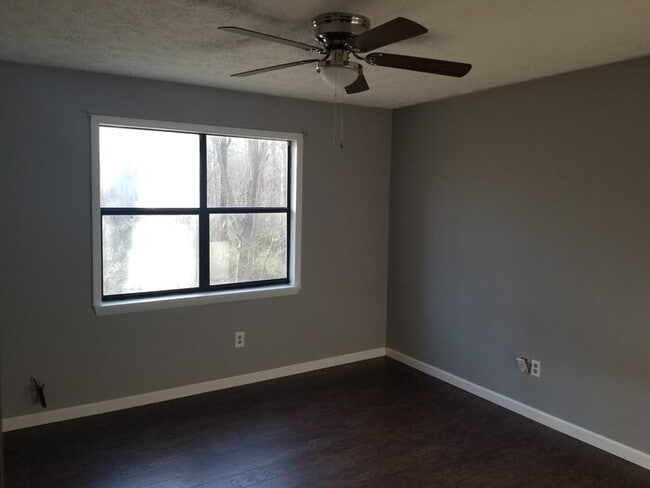 Building Photo - 1021 Sourwood Ct
