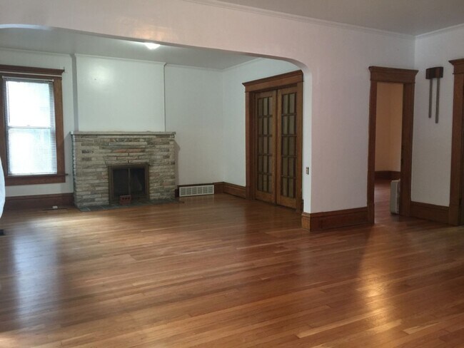 Building Photo - 208 Frambes Ave
