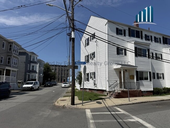 Building Photo - 85 Massasoit St