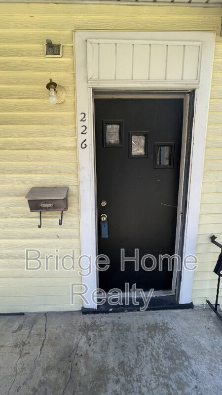 Building Photo - 226 Lobinger Ave