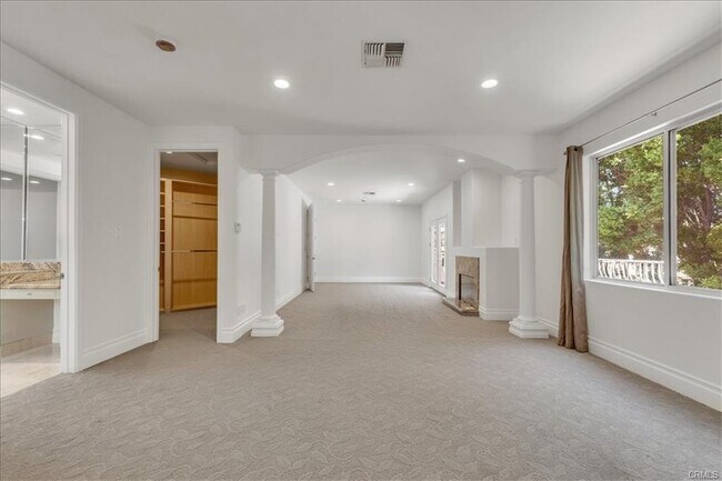 Building Photo - 5150 Teesdale Ave