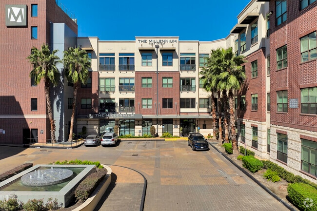 Building Entrance - Millennium High Street