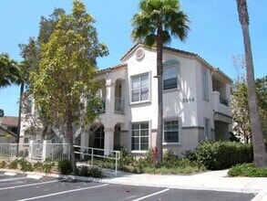 Building Photo - 2 Bed/2 Bath Condo in Martinique Complex -...