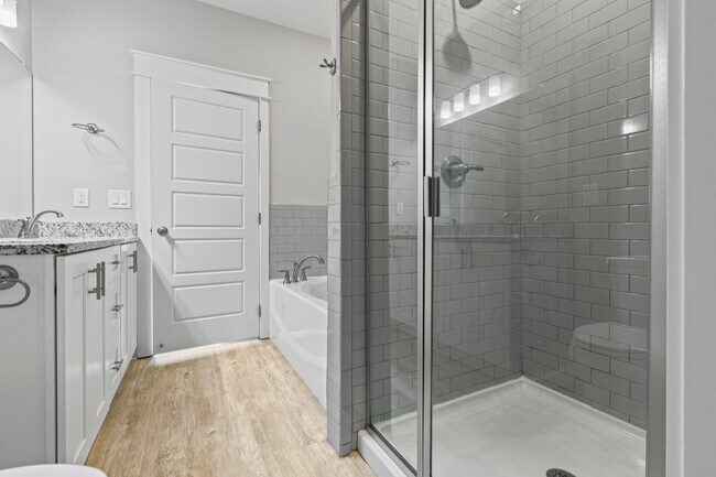 Building Photo - 1428 Gatewood Pl