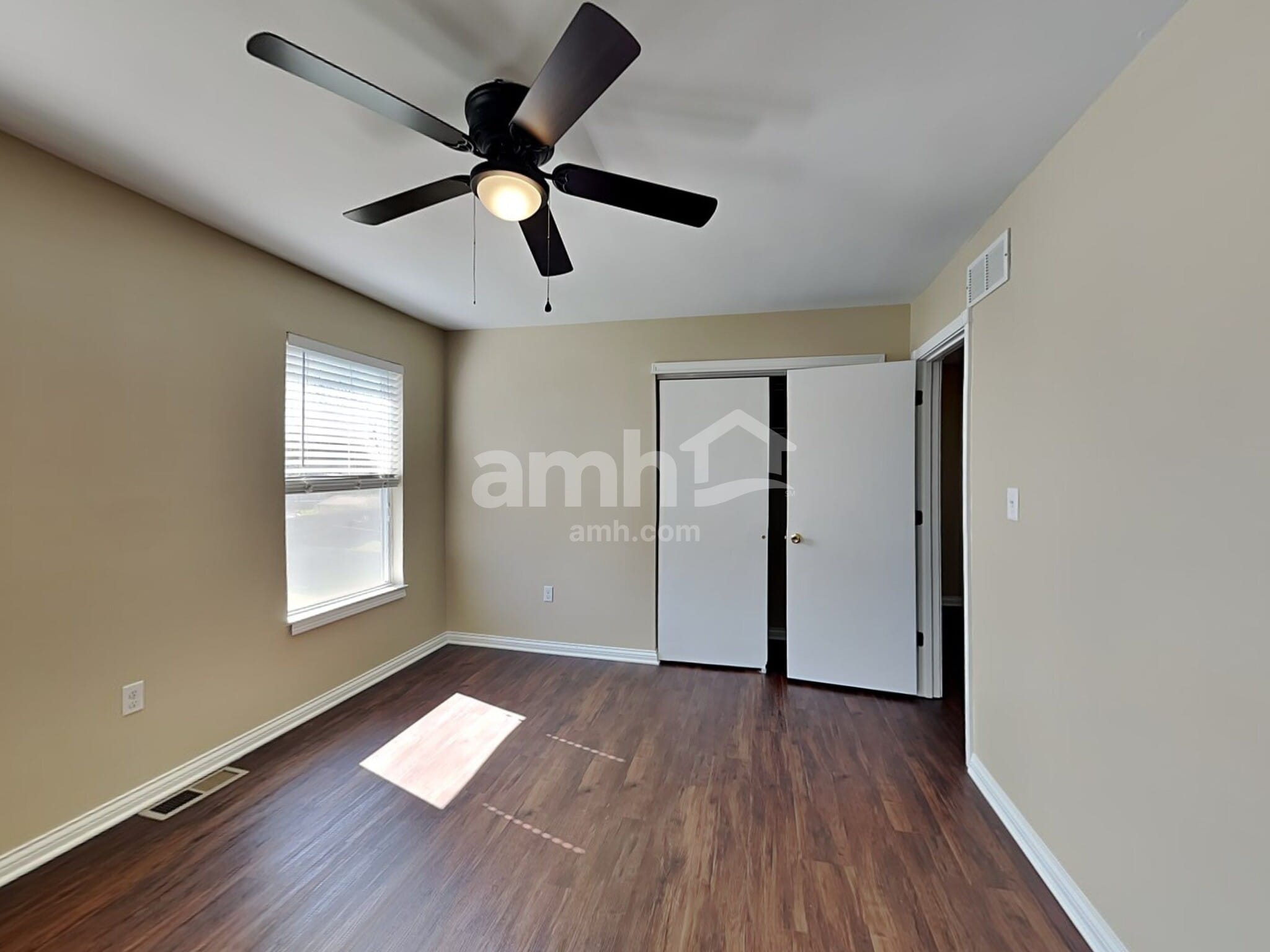 Building Photo - 1836 Clearbrook Dr