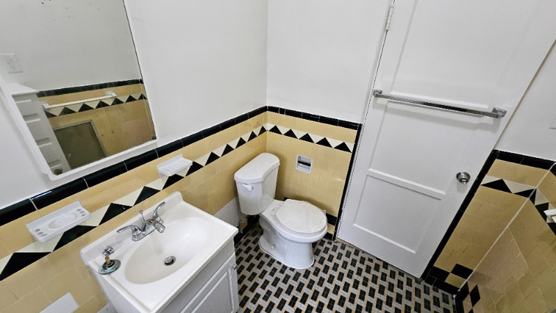 Building Photo - 1425 Echo Park Ave