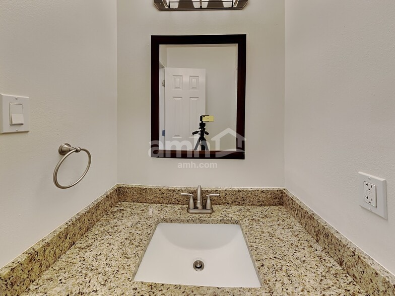 Building Photo - 22115 Guston Hall Ln