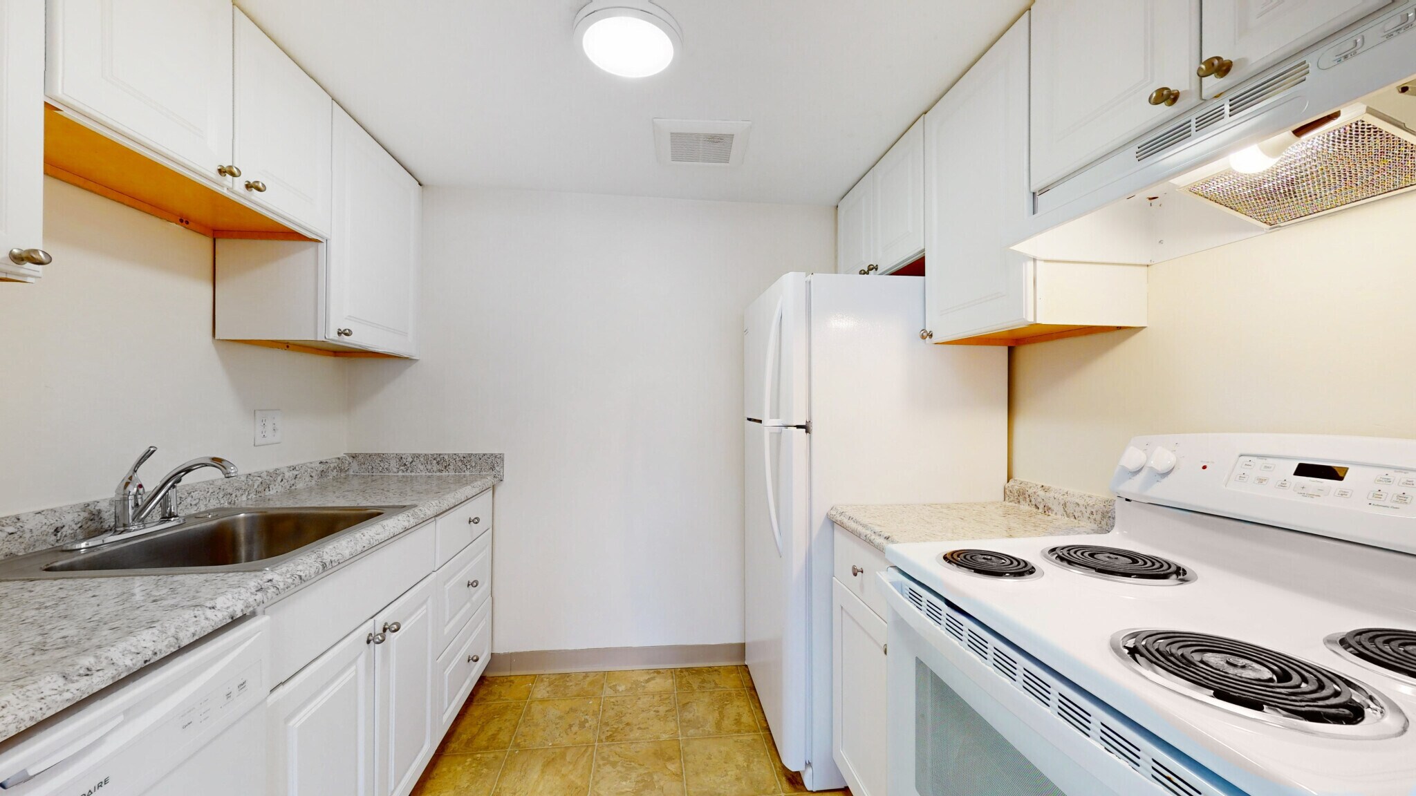 Building Photo - 525 Highland Ave