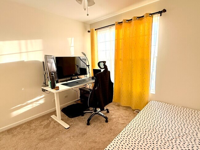 Building Photo - 2938 Peachtree Cir