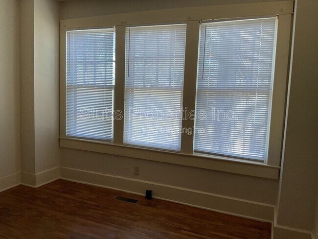 Building Photo - 1209 E Limestone St