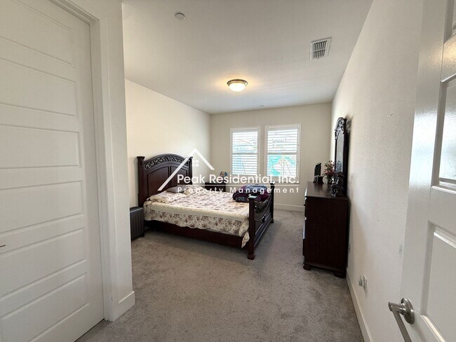 Building Photo - 3535 Heron Ct