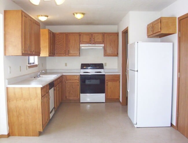Building Photo - 3094 S Overhill Ct