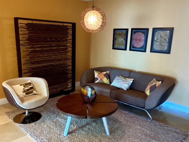 Building Photo - 16500 Collins Ave