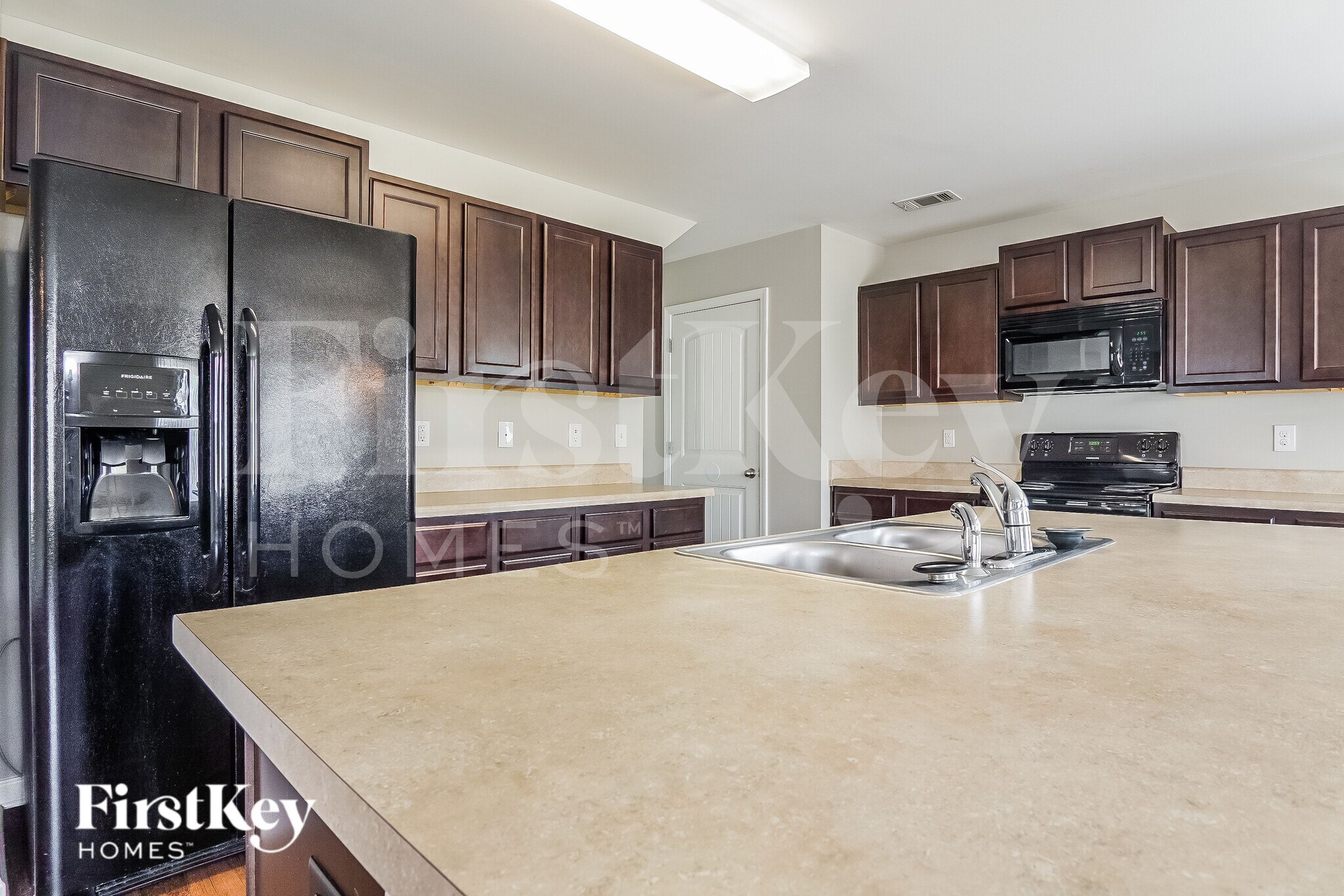 Building Photo - 4778 Woodford Cir