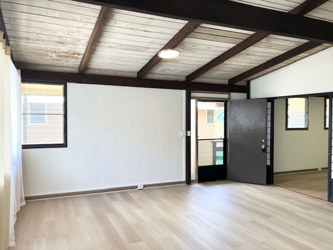 Building Photo - Spacious Single Family Home in Waialae-Kah...