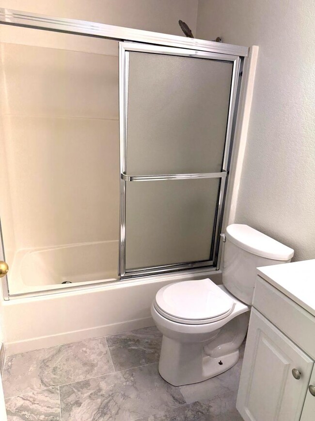 Building Photo - 2 bedroom in Bothell WA 98012