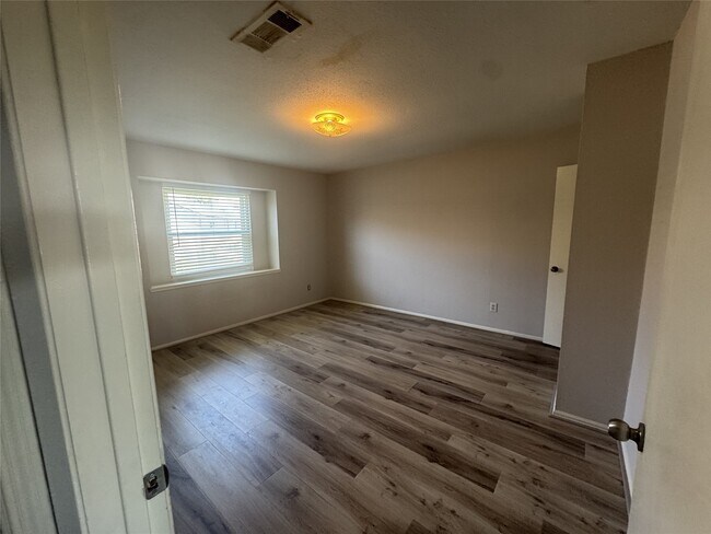Building Photo - 3842 Willow Springs Ln