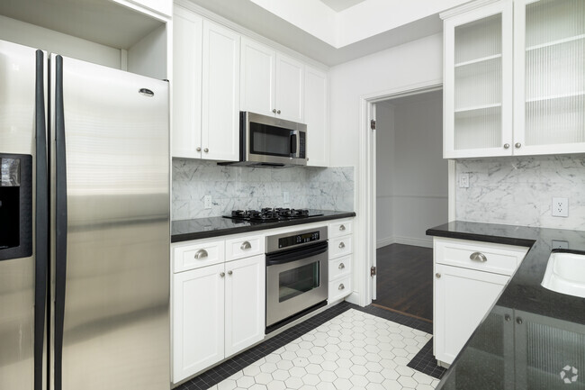 Kitchen - Doheny Sunset Apartments