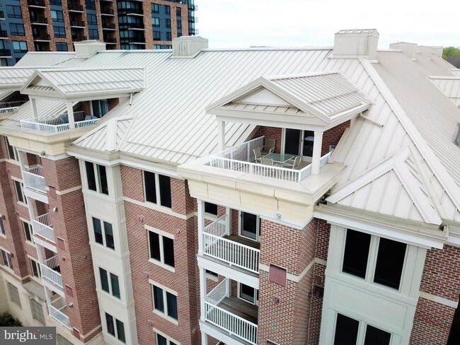 Building Photo - 10205 Wincopin Cir