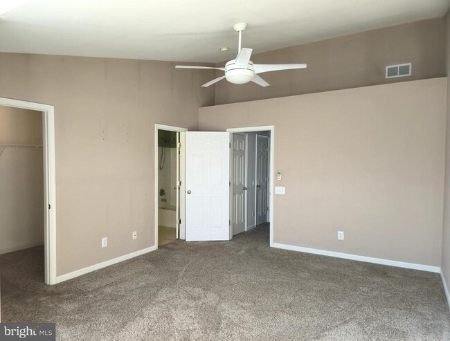 Building Photo - 157 Darling St