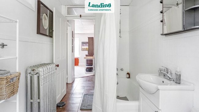 Building Photo - 502 Radcliffe St