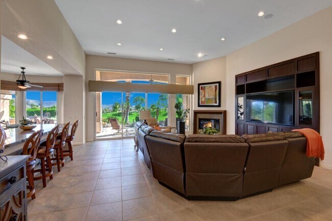 Building Photo - 348 Tomahawk Dr