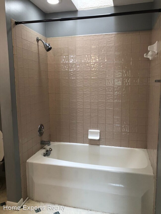 Building Photo - 3 br, 3.5 bath House - 9330 Hunters Creek Dr