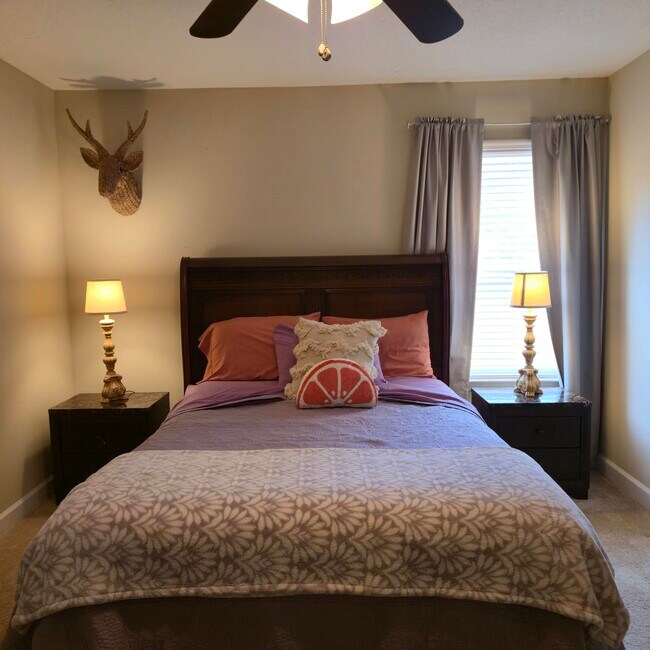 Building Photo - 400 Yancey St