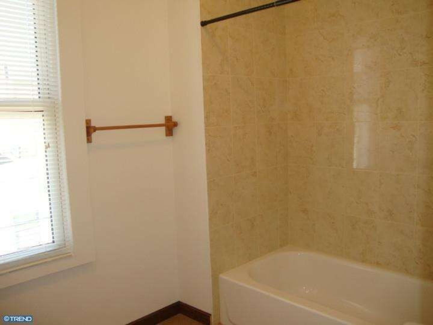 Building Photo - Recently Renovated 2-Bedroom Home for Rent in South Philadelphia