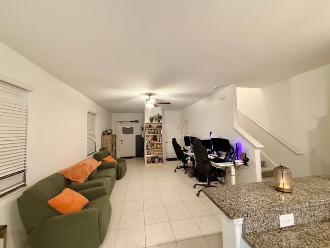 Building Photo - Bryant Square 2/2.5 1 car garage