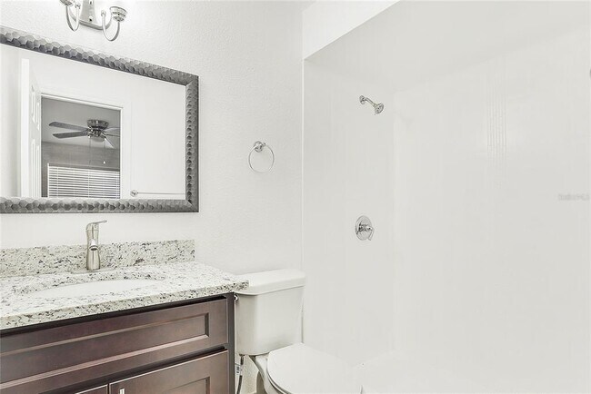 Building Photo - 6446 Powers Pointe Cir