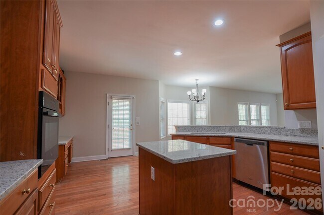 Building Photo - 3552 Weddington Oaks Dr