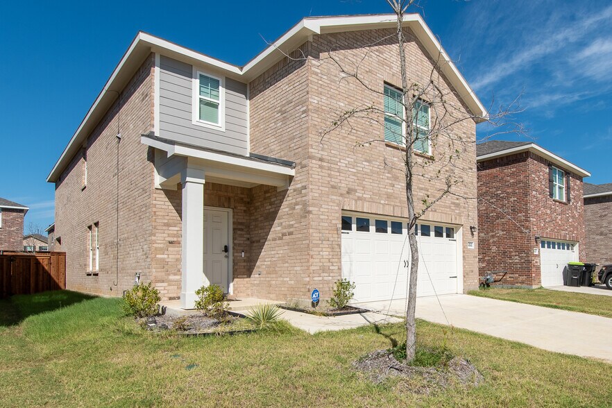 Building Photo - 14141 Emeric St