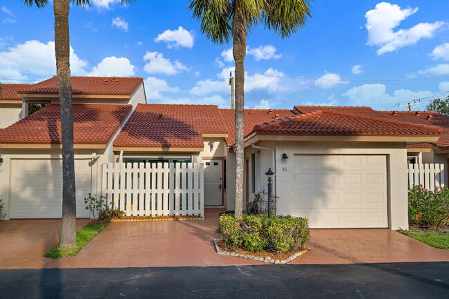 Building Photo - 131 Palm Ave