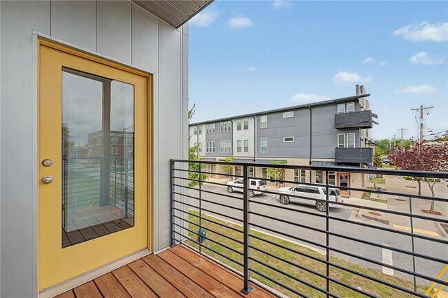 Building Photo - 644 SW B St