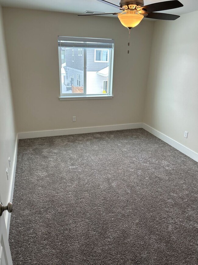 Building Photo - 1072 Abigail Ln