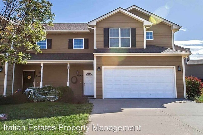 Primary Photo - 3 br, 2.5 bath House - 600 Highland Ridge