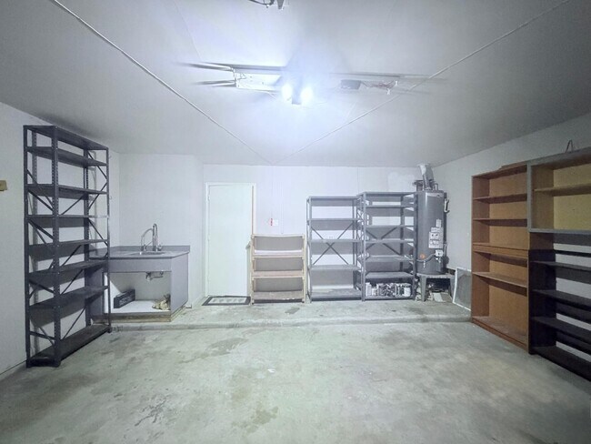 Building Photo - 7110 Yardley Dr