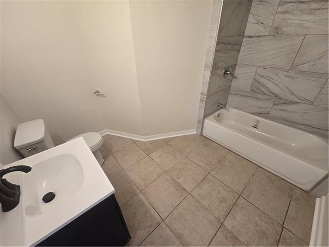 Building Photo - 602 5th Ave