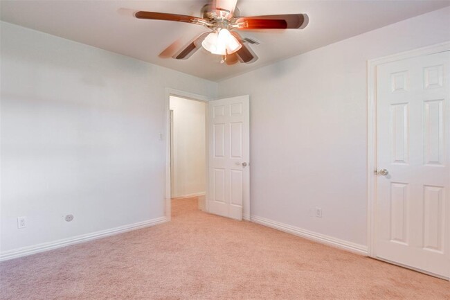 Building Photo - 219 Schley St