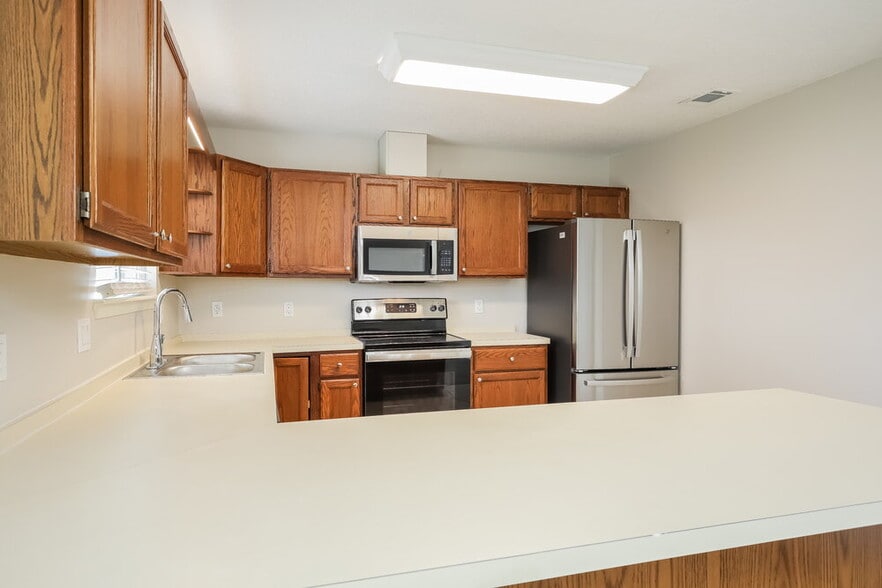 Building Photo - 2916 Trenton Ct