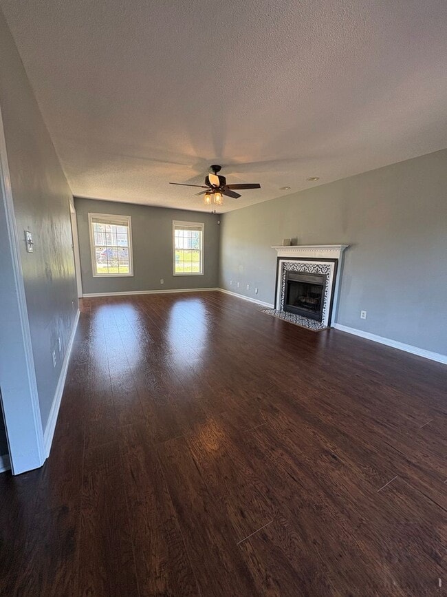 Building Photo - Beautiful 3-BR Colonial with Huge Bonus Room in Summerhaven!