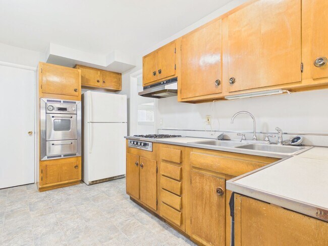 Building Photo - 3 Bedroom in Harrisburg