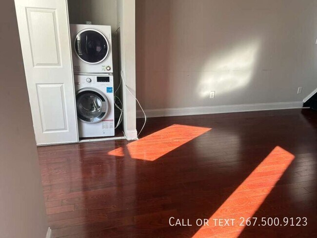 Building Photo - 1613 Frankford Ave