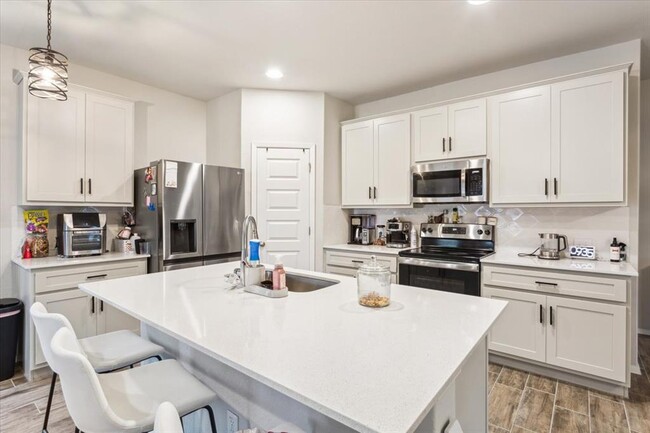 Building Photo - 5001 Black Onyx Dr