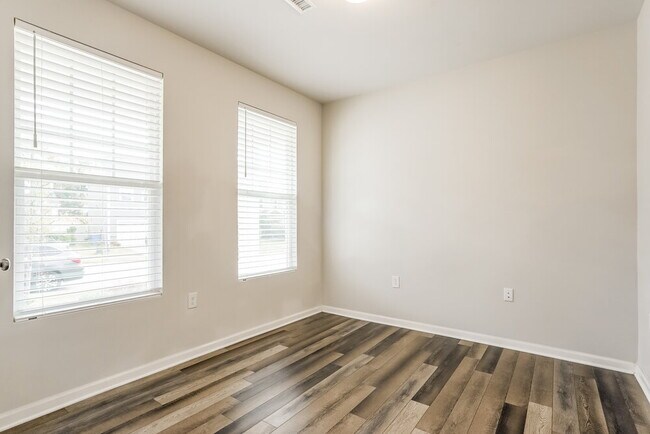 Building Photo - 534 Dawley Dr