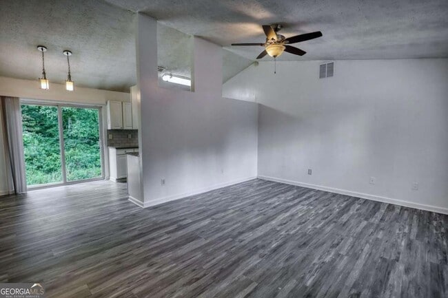 Building Photo - 2119 Briar Glen Ln SW